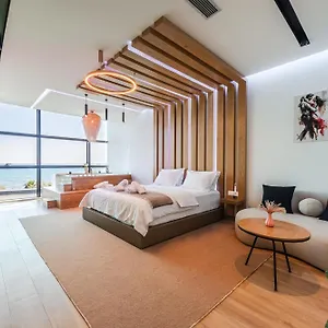 https://marina-luxury-suites-by-ps-2001.albaniahotels.net