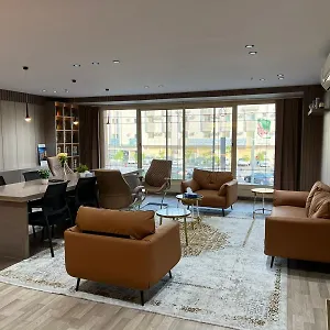 https://hotel-817.medinahotel.net